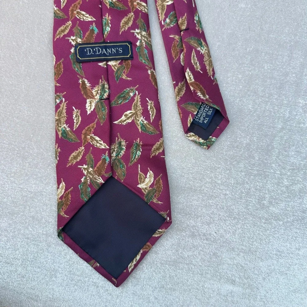 D Dann's Mens Silk Tie Wine Purple Burgundy Leaf Pattern 55
